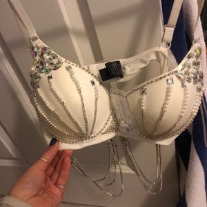 Windsor costume bra